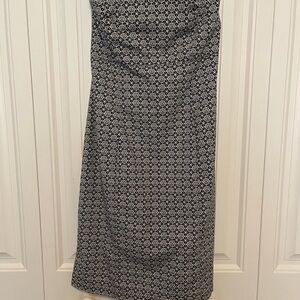 Elegant strapless Navy and White Patterned Dress by Gap size 4